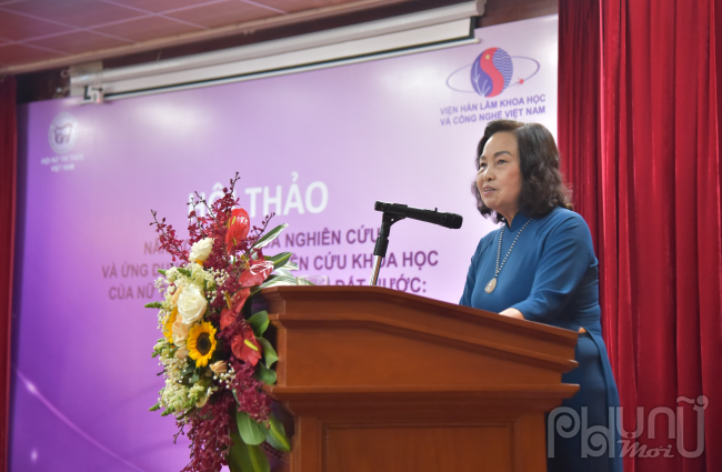 GS.TS Lê Thị Hợp – Chủ tịch Hội Nữ trí thức Việt Nam phát biểu tổng kết Hội thảo. Ảnh: Hoàng Toàn