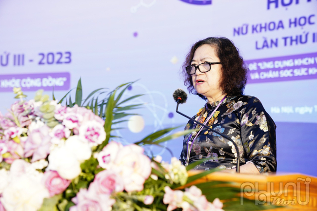  GS.TS Lê Mai Hương – Phó Chủ tịch Hội NTT Việt Nam phát biểu đề dẫn Hội nghị