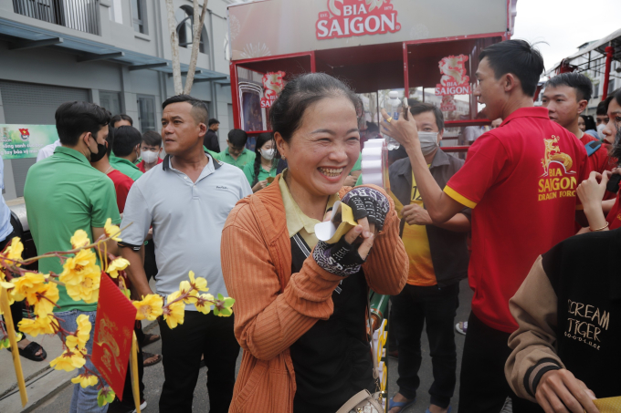 Ngoài việc trao quà, Bia Saigon còn tổ chức không gian vui xuân cho đối tượng thụ hưởng và người dân địa phương tại các tỉnh thành