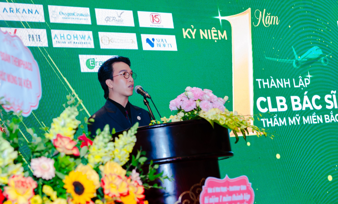 Ông Nguyễn Vũ Vương -  Chủ tịch CLB Bác sỹ Thẩm mỹ miền Bắc phát biểu khai mạc Lễ kỷ niệm