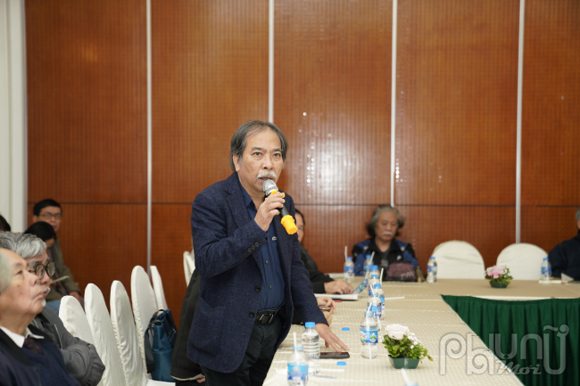 Nhà thơ Nguyễn Quang Thiều, Chủ tịch Hội Nhà văn Việt Nam phát biểu tại chương trình họp mặt tưởng niệm. Ảnh: Hoàng Toàn
