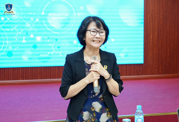 PGS.TS Trần Thị Hồng – Phó hiệu trưởng Trường ĐH Nguyễn Tất Thành phát biểu khai mạc