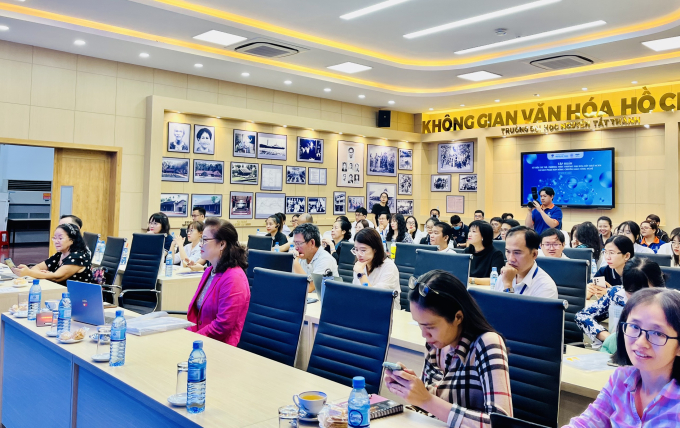 Các cán bộ giảng viên, nghiên cứu viên Trường Đại học Nguyễn Tất Thành tham dự tập huấn