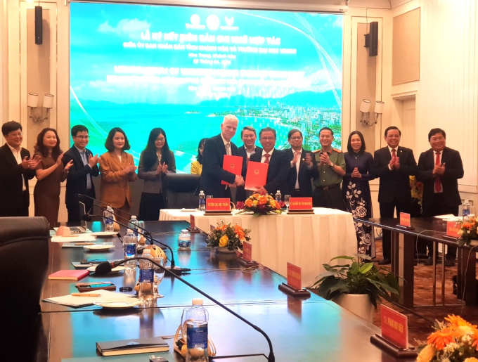 Lễ ký kết giữa lãnh đạo tỉnh Khánh Hòa với Trường Đại học VinUni vì một Nha Trang Xanh