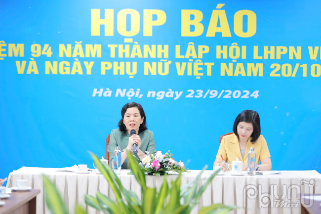 Phó Chủ tịch Hội LHPN Việt Nam Nguyễn Thị Minh Hương chủ trì cuộc họp báo. Ảnh: Hoàng Toàn