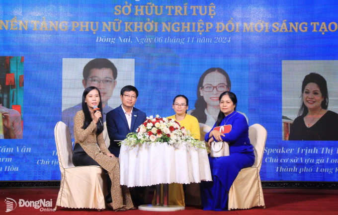Các đại biểu giao lưu, chia sẻ về quá trình khởi nghiệp, các bước xây dựng nhãn hiệu, đăng ký quyền sở hữu trí tuệ cho sản phẩm khởi nghiệp. Ảnh: baodongnai.com
