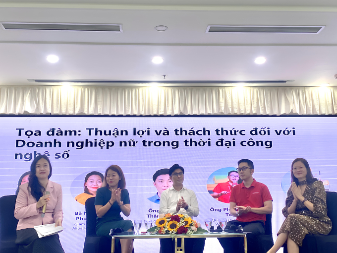 Các chuyên gia về thương mại điện tử thảo luận về thuận lợi và thách thức đối với doanh nghiệp nữ trong thời đại số