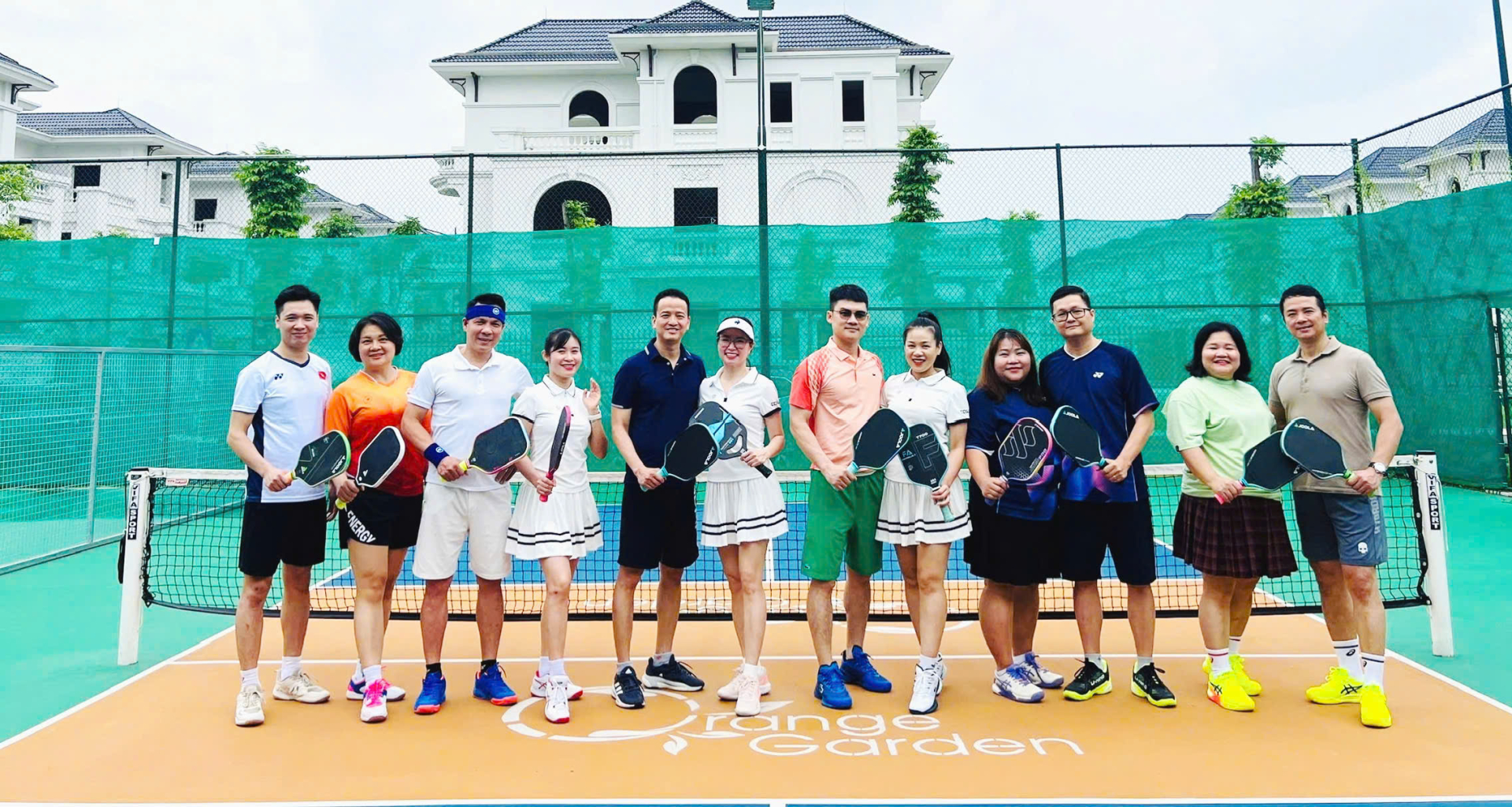 Các thành viên của nhóm Văn Minh Pickleball