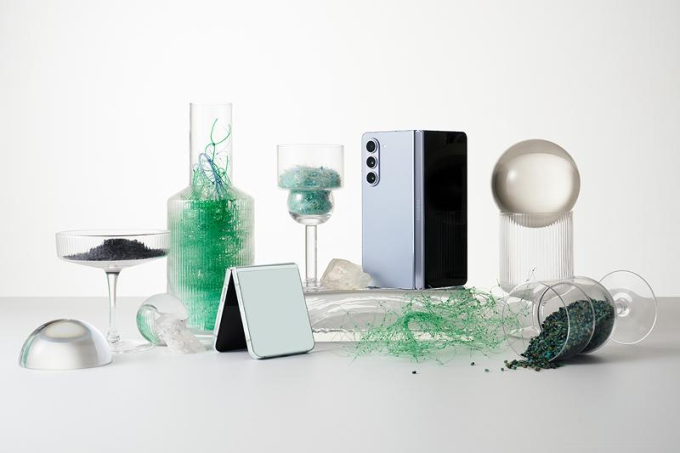 Galaxy z Fold5 và Z Flip5 được làm từ vật liệu tái chế - Ảnh: Samsung
