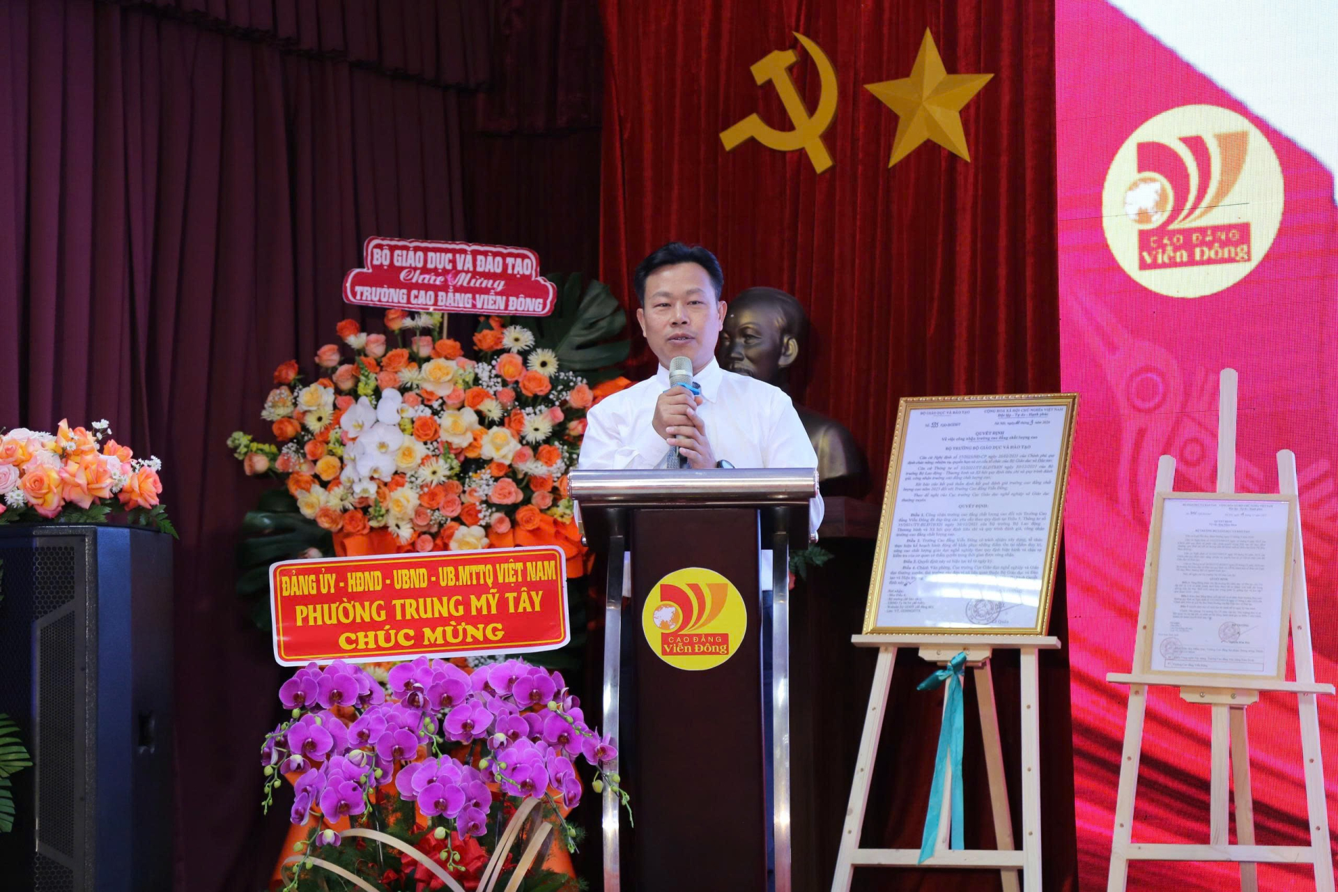 Ông Lê Quân Thứ trưởng Bộ GD & ĐT phát biểu tại sự kiện.