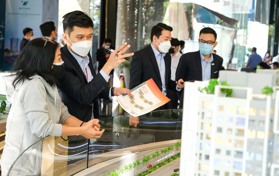 Nếu giá hợp đồng thấp hơn bảng giá đất của địa phương, cơ quan thuế sẽ tự động áp dụng giá Nhà nước để tính thuế 2%. Ảnh minh hoạ
