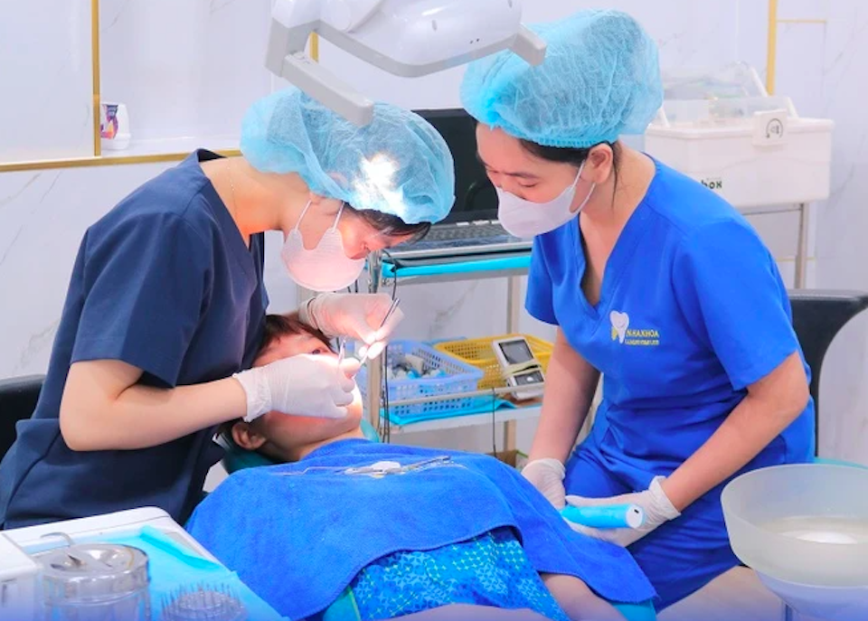 Nha khoa Luxury Smile bị đình chỉ hoạt động 12 tháng vì hành vi cung cấp dịch vụ khám bệnh, chữa bệnh khi chưa được cấp giấy phép. Ảnh: Nha Khoa Luxury Smile