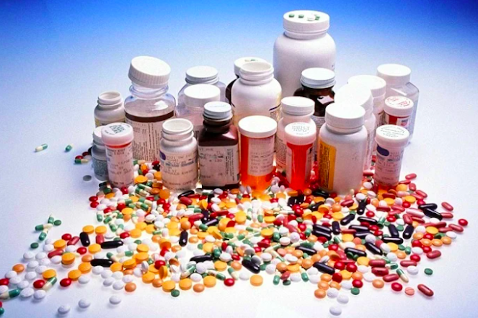 Ngành y tế TP.HCM mạnh tay với dược liệu và thuốc hết hạn vi phạm. Ảnh minh hoạ