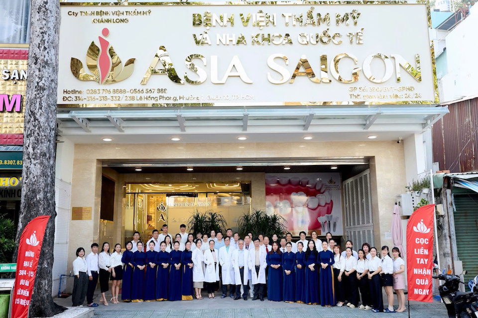 Tập thể y bác sĩ Bệnh viện Thẩm mỹ ASIA SAIGON dưới sự dẫn dắt của Bác sĩ Annie Nguyễn đều làm nghề bằng lòng nhân ái và trách nhiệm cao nhất của người thầy thuốc.