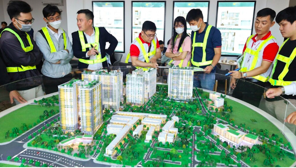 Dù hàng ra ồ ạt, các dự án căn hộ tại Bình Dương vẫn duy trì tỷ lệ hấp thụ ổn định từ 60-77% nhờ nền tảng nhu cầu ở thực rất lớn. Ảnh: Bcons