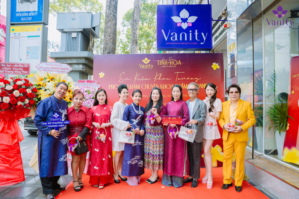 Sự thay đổi diện mạo ngoạn mục của các sao Việt là minh chứng cho hiệu quả của mô hình đa chuyên khoa kết hợp (Nội khoa - Da liễu - Thẩm mỹ) trong việc kiến tạo vẻ đẹp bền vững từ bên trong.