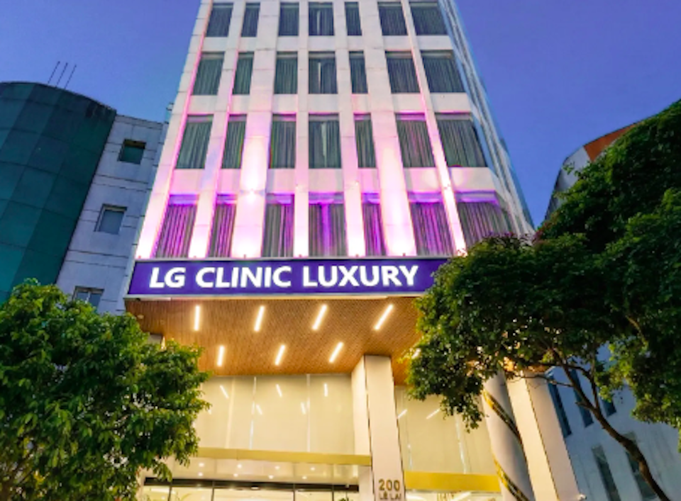 Trung tâm Thẩm mỹ LG Clinic (200-200B-200C Lê Lai, phường Bến Thành) bị xử phạt 86 triệu đồng do cung cấp dịch vụ vượt quá phạm vi chuyên môn và sử dụng nhân sự chưa đăng ký hành nghề. Ảnh: lgclinic.vn