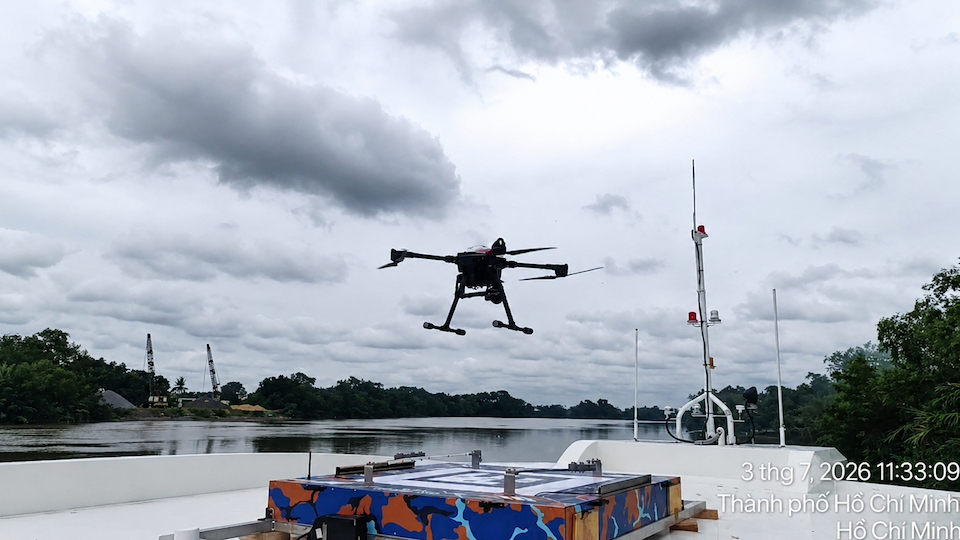UAV của CT UAV đáp tự động không dừng trên tàu thủy đang chạy tốc độ cao