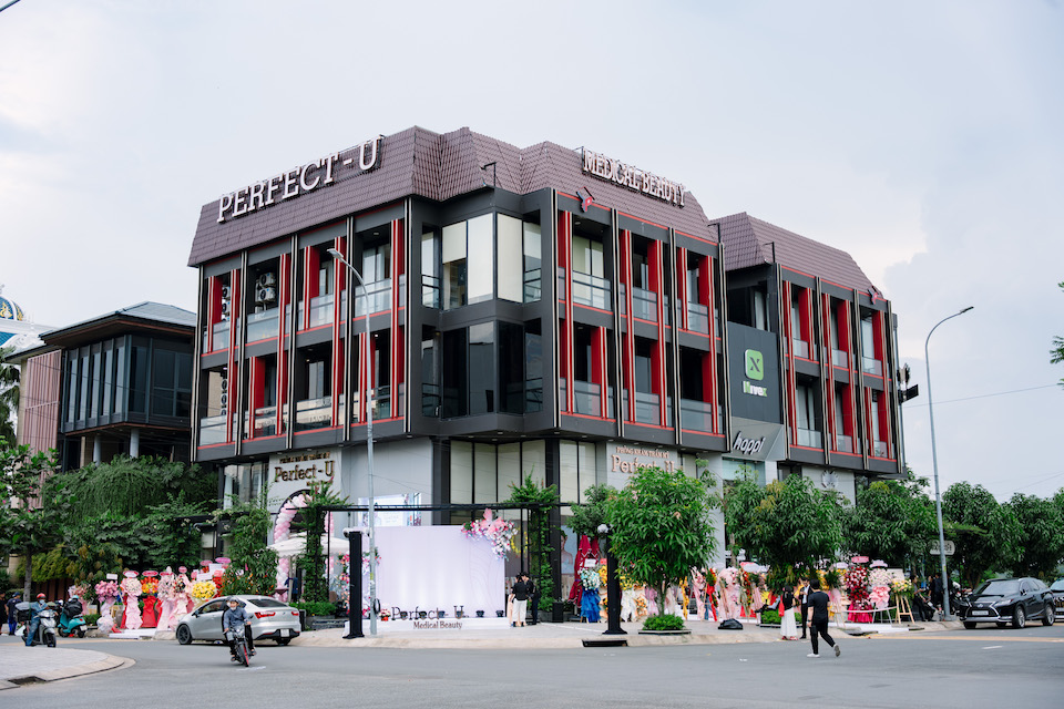 Phòng khám chuyên khoa Thẩm mỹ thuộc Chi nhánh Công ty TNHH AI K Plus bị đình chỉ hoạt động lên đến 18 tháng do cung cấp dịch vụ không phép. Ảnh minh hoạ