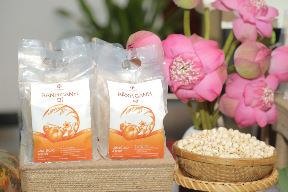 Sản phẩm Bánh canh bí đỏ phối trộn hạt sen (dự án Tú Trinh Foods, Đồng Tháp) đại diện cho nhóm nông sản chế biến sâu được giới thiệu tại sự kiện