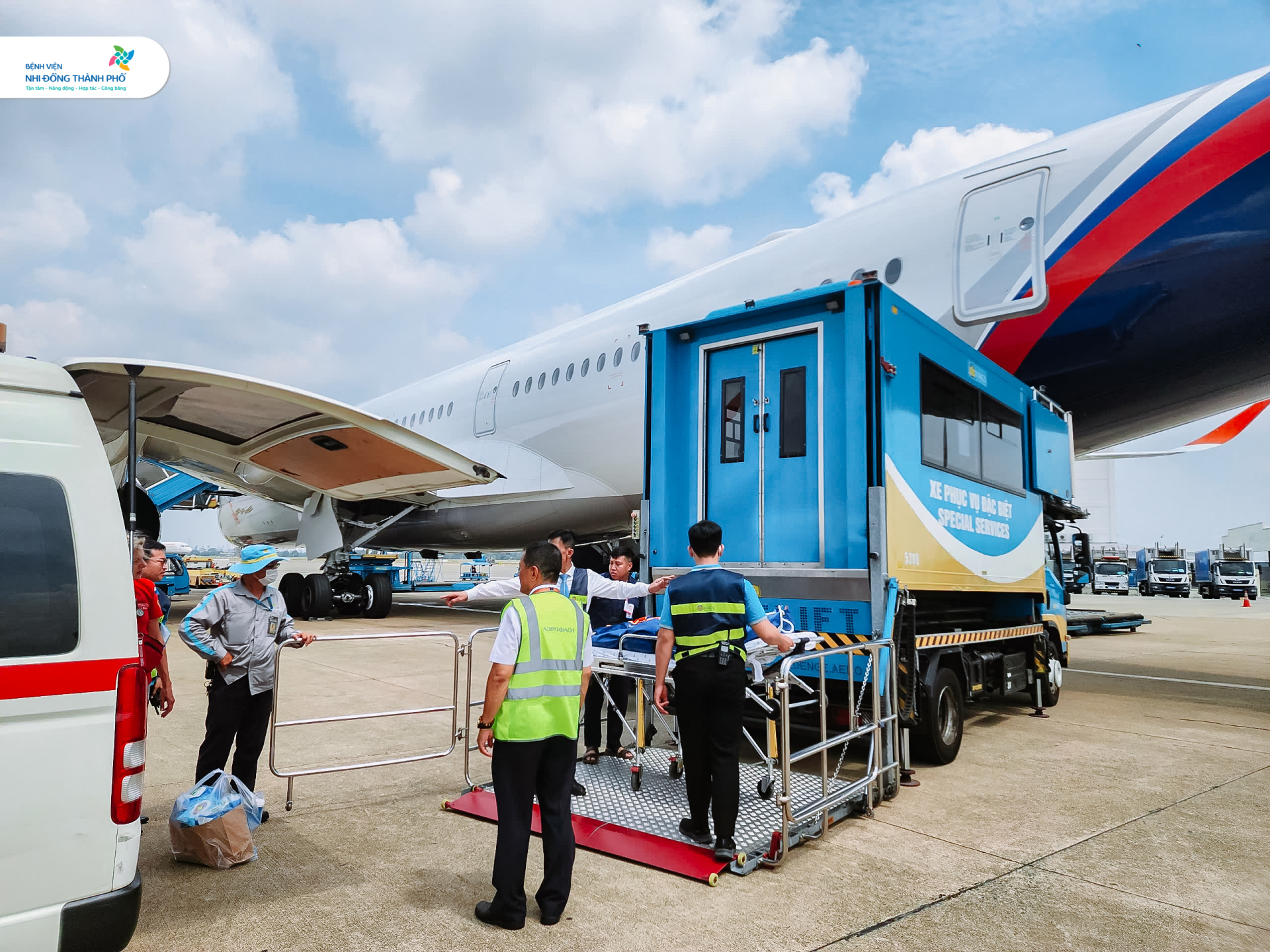 Các bên phối hợp cùng đưa bệnh nhi về nước