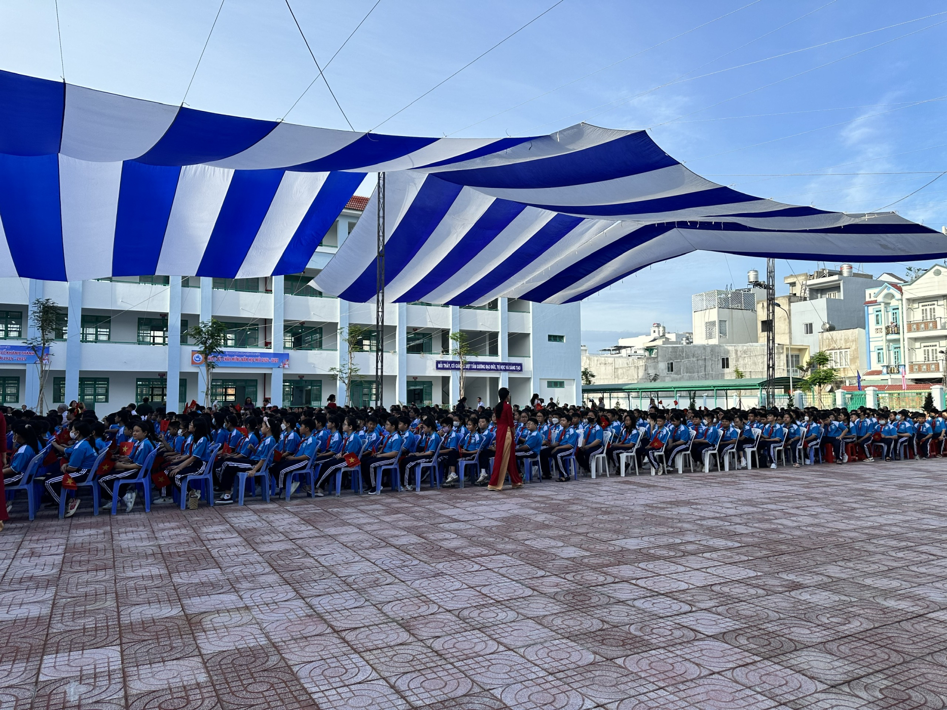 Học sinh Trường trung học cơ sở Bình Trị đông B