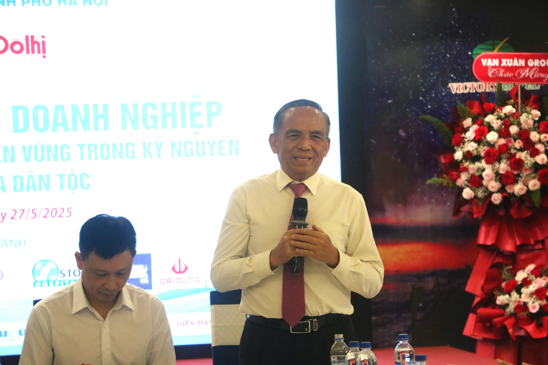 Chủ tịch Hiệp hội Bất động sản TP Hồ Chí Minh Lê Hoàng Châu chia sẻ tại Diễn đàn.