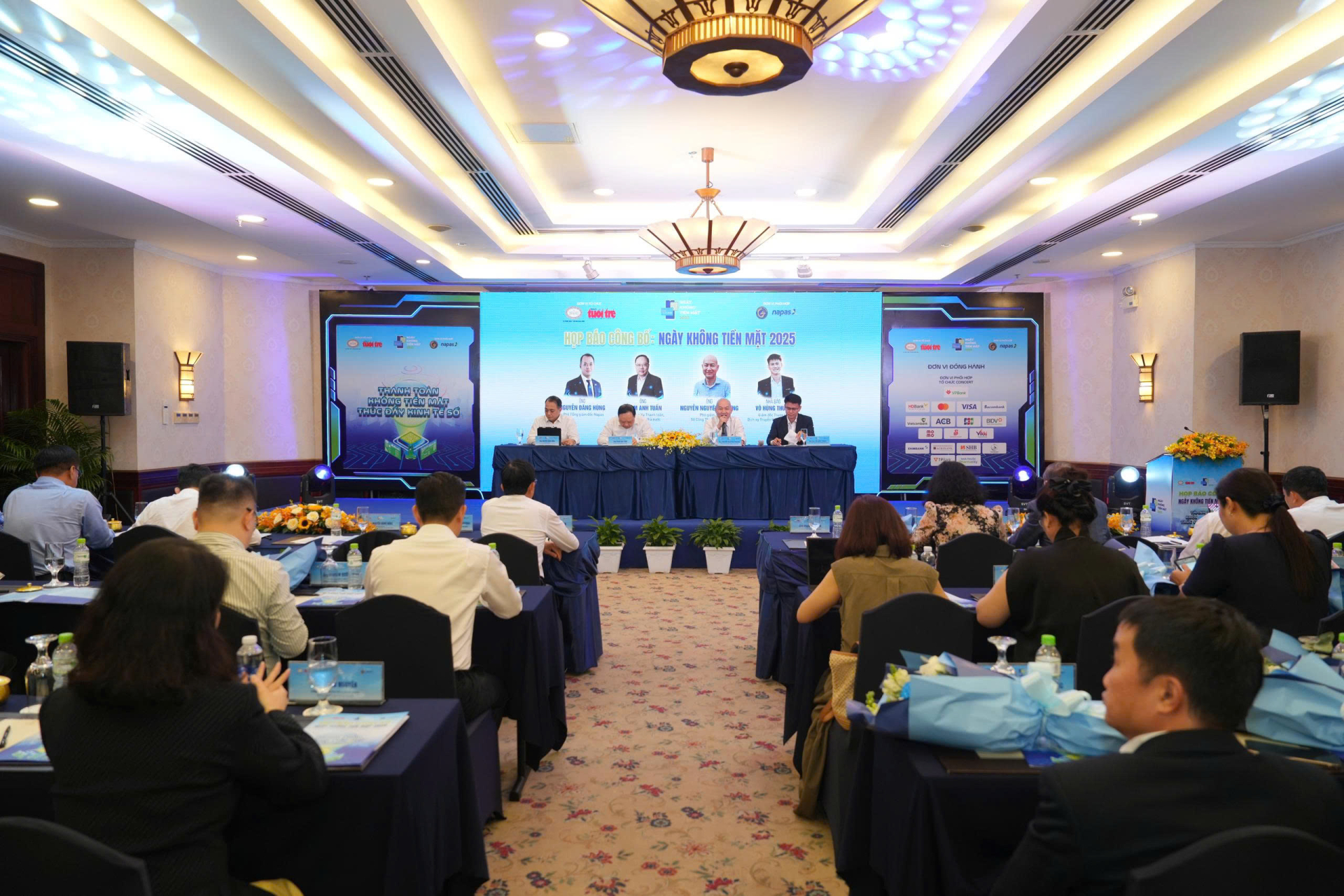Quang cảnh họp báo chương trình Ngày không tiền mặt 2025
