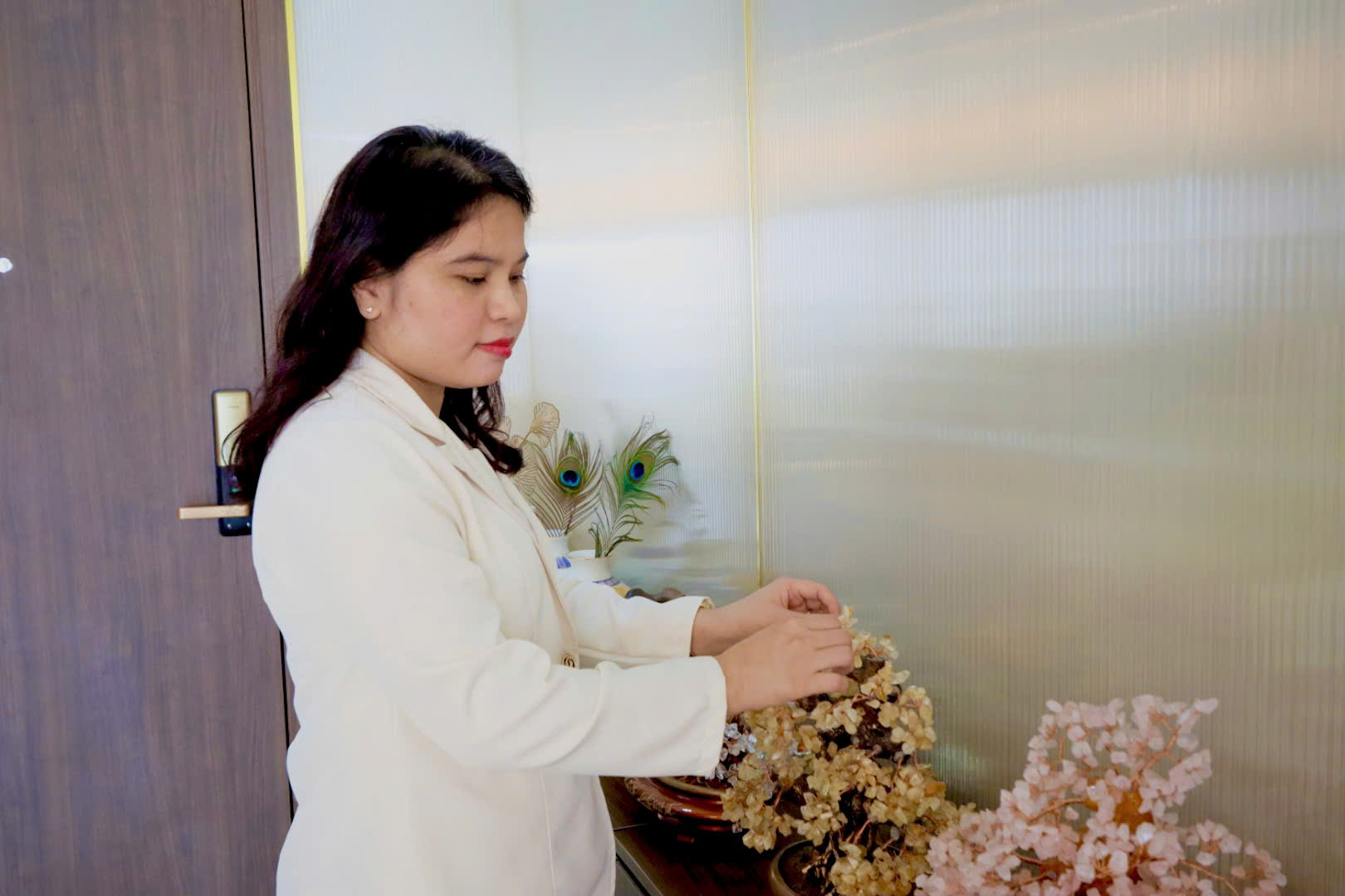 Ngoài các sản phẩm trang sức, TLP còn sản xuất handmade các sản phẩm trưng bày phong thủy.