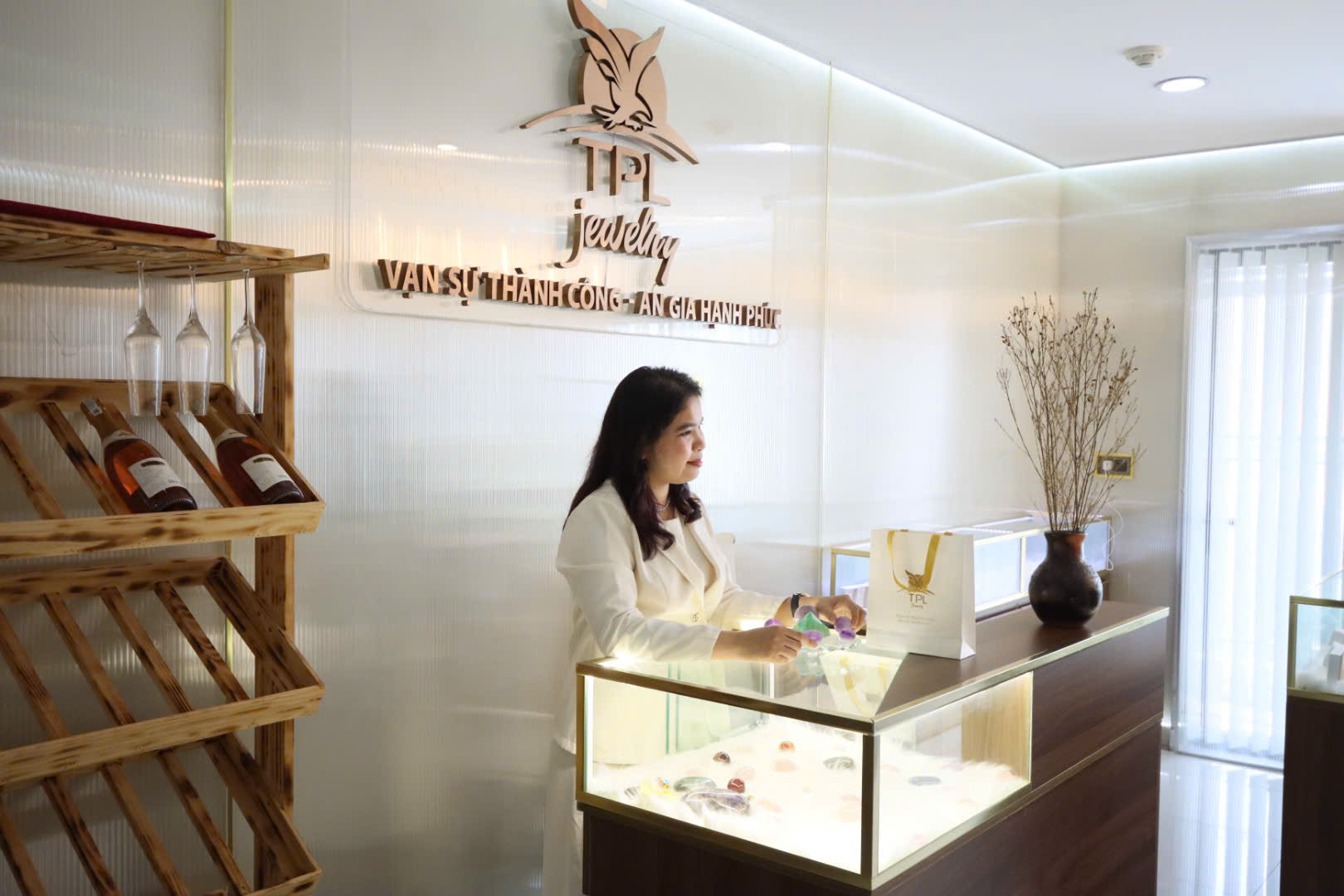 Người tư vấn phong thủy phải đủ học thức, kinh nghiệm và cái tâm để giúp khách hàng thực sự tìm thấy giá trị từ bên trong.”