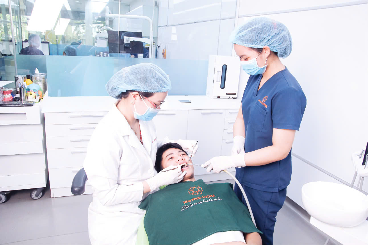 Năm 2019, Nha khoa Thẩm mỹ Adora chính thức ra đời, đánh dấu bước chuyển mình từ lý thuyết thành hiện thực của ThS - BS Nguyễn Thị Minh Hiền.
