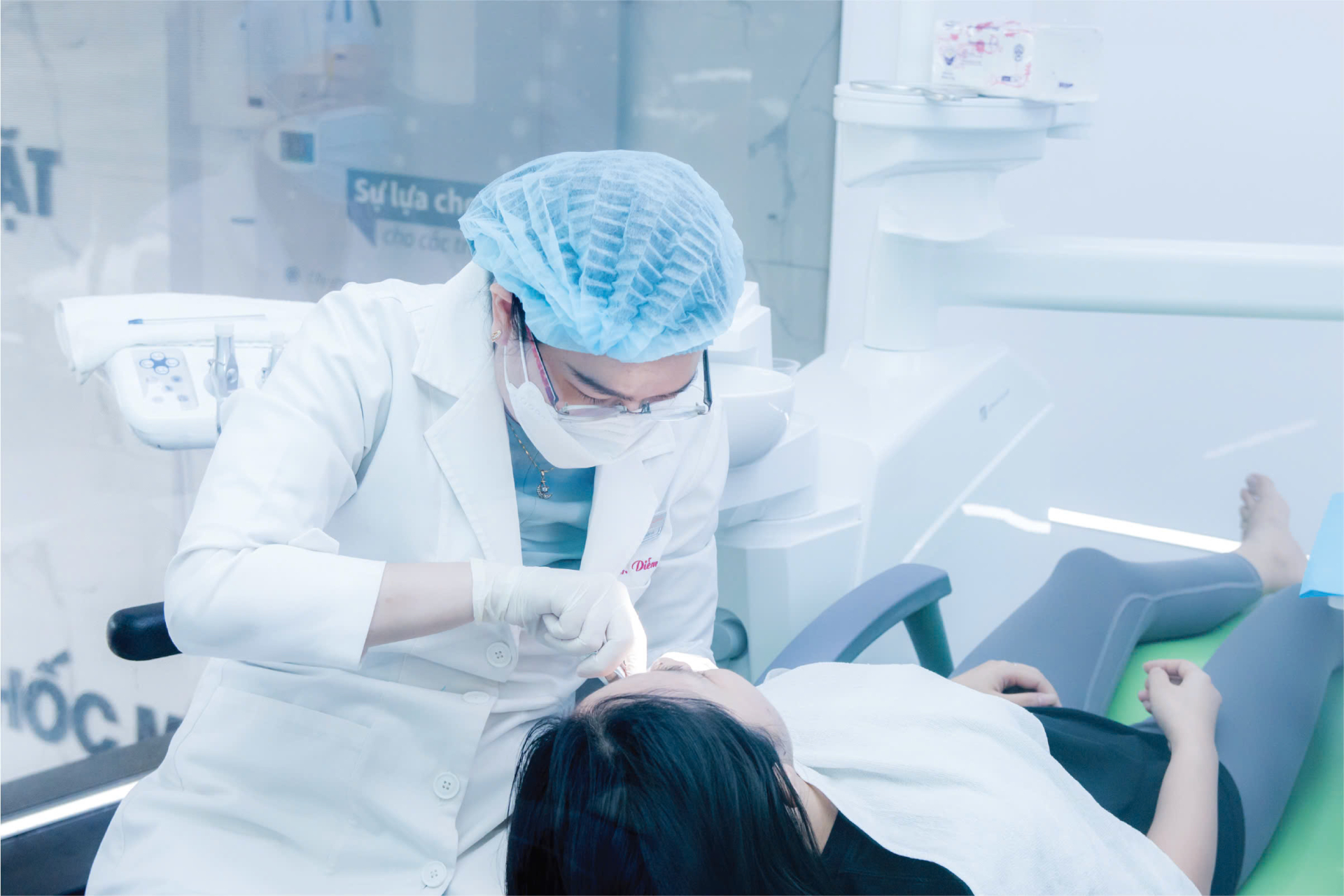 Adora được xây dựng và hoạt động với phương châm “điều trị đúng chuyên môn, an toàn, vô trùng và chi phí hợp lý”.