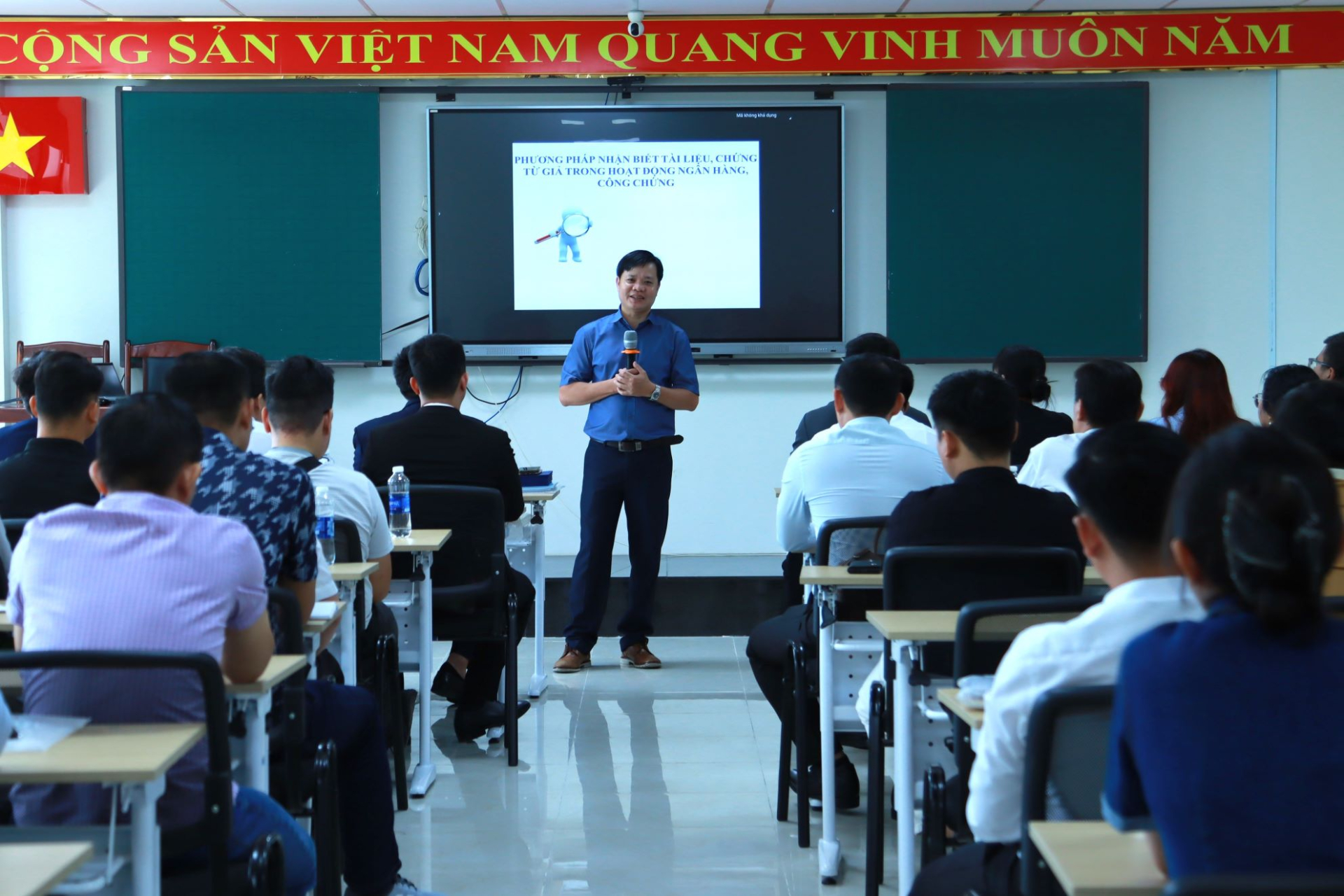 Thạc sĩ Trần Tuấn Điền - Phó Phân viện trưởng Phân viện Khoa học Hình sự chia sẻ tại chương trình