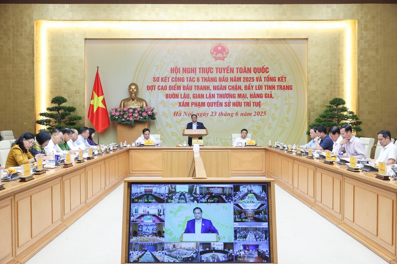 Thủ tướng Phạm Minh Chính chủ trì Hội nghị trực tuyến toàn quốc sơ kết công tác 6 tháng đầu năm 2025 và tổng kết đợt cao điểm đấu tranh, ngăn chặn, đẩy lùi tình trạng buôn lậu, gian lận thương mại, hàng giả, xâm phạm quyền sở hữu trí tuệ.