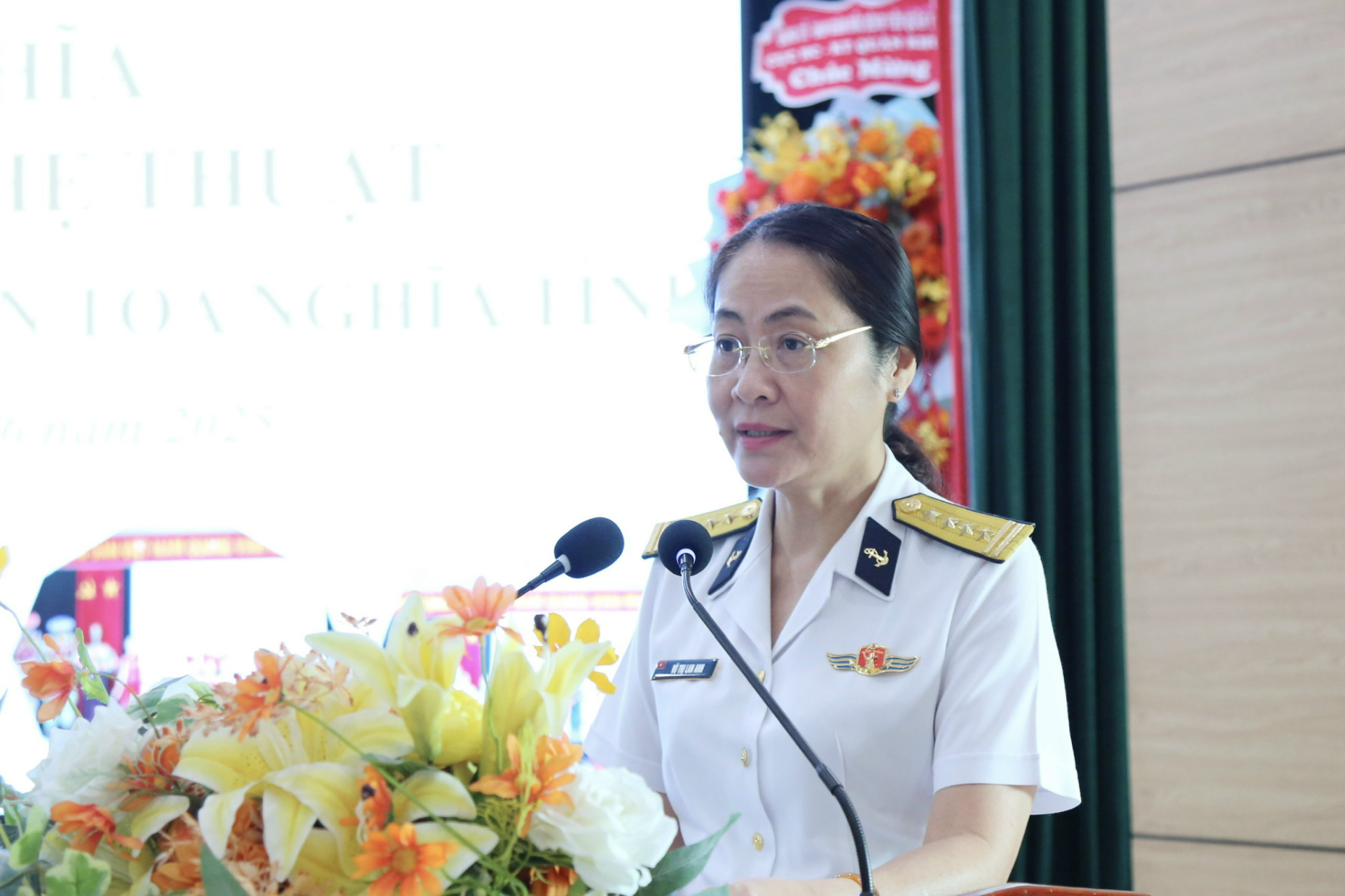 Đại tá Vũ Thị Lan Anh, Chủ tịch HĐQT Công ty CP ICD Tân Cảng Sóng Thần phát biểu tại buổi lễ