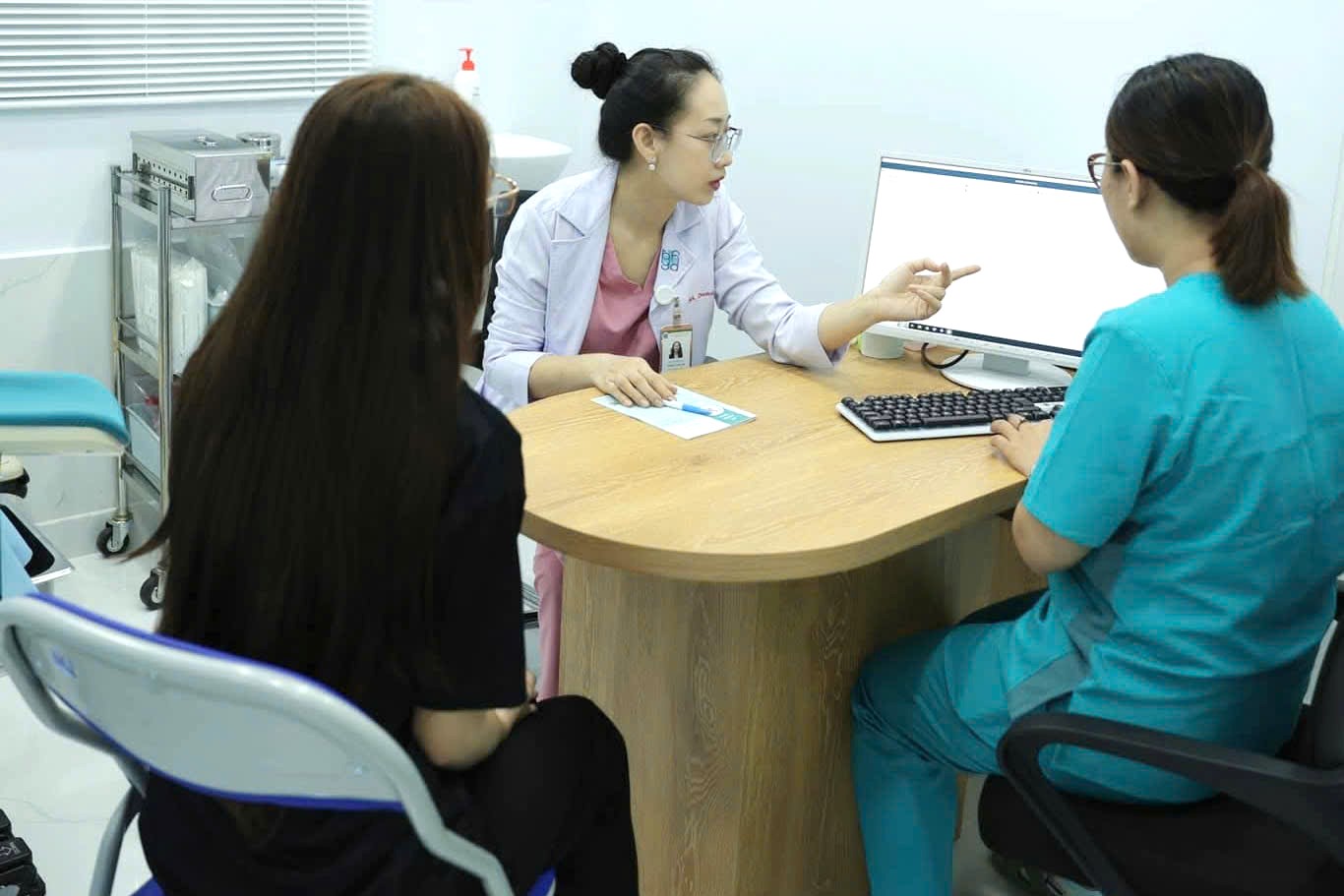 Một trong những ca khám sàng lọc trước khi sinh do BS Dương Ánh Kim - bác sĩ Khoa Phụ sản, Bệnh viện Đại học Y Dược TP.HCM thực hiện.