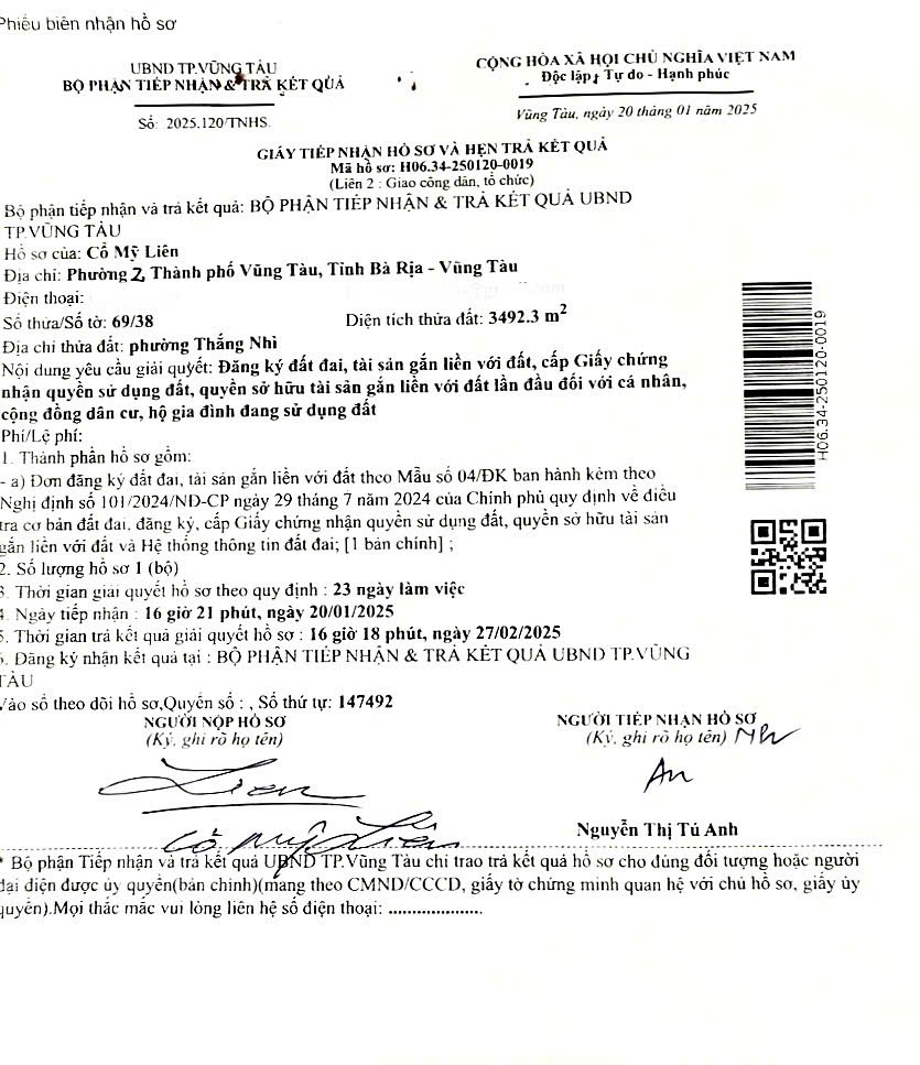 Giấy tiếp nhận hồ sơ và trả kết quả mà bà Liên cung cấp cho phóng viên