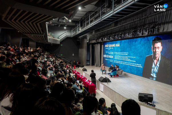 Không khí sôi nổi tại hội trường trong khuôn khổ buổi talkshow.