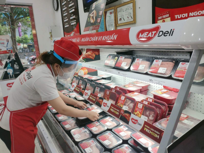 Thực tế giá heo hơi giảm mạnh nhưng giá thịt bán lẻ đến người tiêu dùng thời gian qua vẫn ở mức cao.