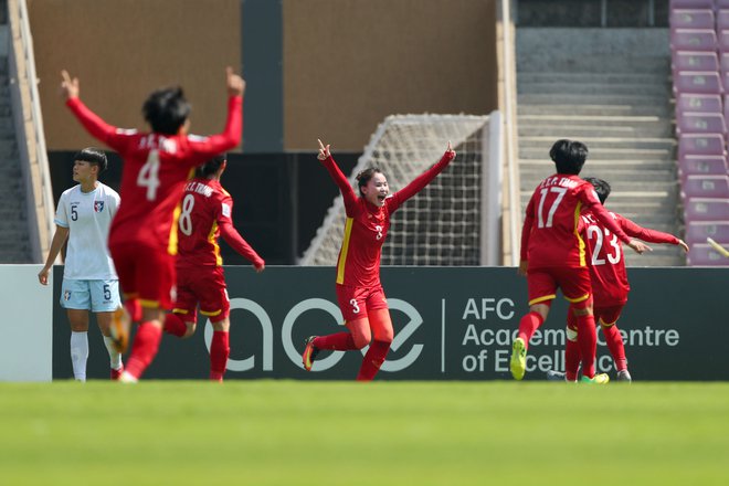 Kỳ tích lịch sử, chiến thắng liên tiếp trước Thái Lan và Đài Loan, bóng đá nữ Việt Nam lần đầu dự World Cup 2023.