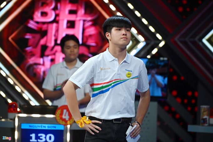 Đặng Lê Nguyên Vũ, học sinh trường THPT Bắc Duyên Hà, Thái Bình trở thành nhà vô địch Olympia năm thứ 22. Ảnh: Zing