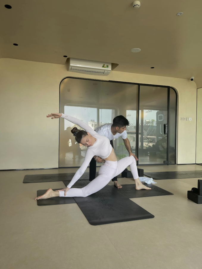 Hồ Ngọc Hà đã chăm chỉ tập luyện yoga, gym kết hợp với chế độ ăn uống khoa học. Ảnh: FBNV