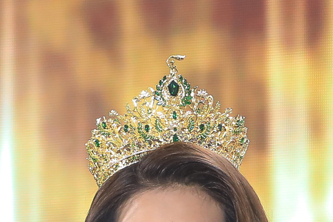 Hé lộ vương miện Miss Grand Vietnam 2023, fan sắc đẹp xuýt xoa: 
