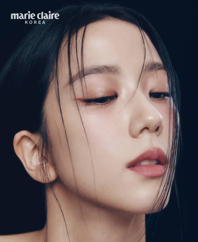 2 hình ảnh cận mặt đẹp xuất sắc của nữ idol đã trở thành chủ đề bàn tán sôi nổi trên mạng xã hội xứ kim chi, mang về cho mỹ nhân sinh năm 1995 “cơn mưa” lời khen từ netizen