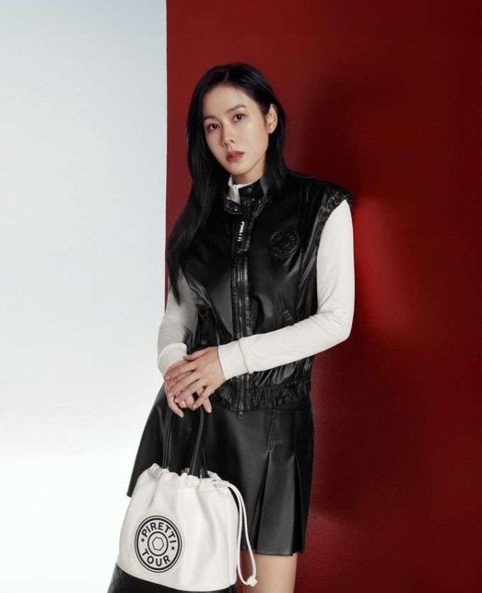 Son Ye Jin vừa được chọn làm người mẫu cho 1 thương hiệu chuyên cung cấp trang phục chơi golf