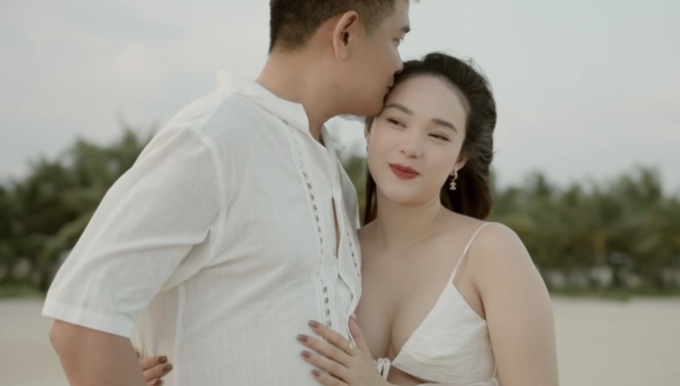   Minh Hằng và ông xã doanh nhân tổ chức hôn lễ vào tháng 6/2023  
