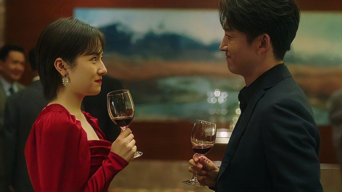 Cảnh tỏ tình gây sốt ở phim Hoa ngữ hot nhất hiện nay: Nam chính vừa già vừa sến vẫn khiến chị em đổ gục