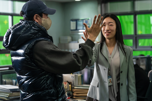 Đạo diễn Kim Yong Hoon khen ngợi khả năng diễn xuất của Lee Han Byeol trong vai đầu tay.