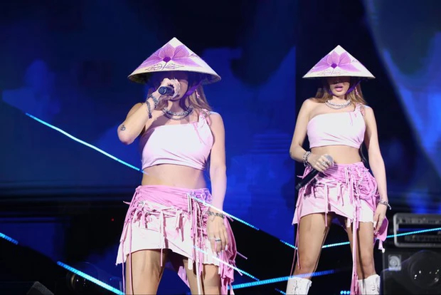 Nữ rapper đội chiếc nón lá trong nguyên một phần trình diễn để bày tỏ sự yêu thích với biểu tượng văn hóa Việt