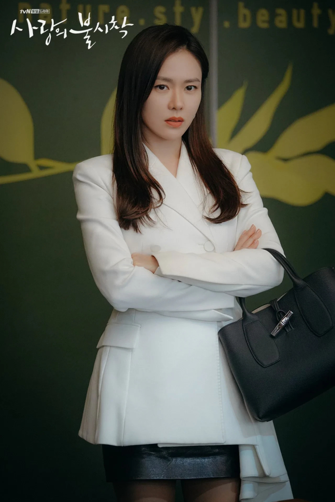 7 mỹ nhân xứng danh biểu tượng thời trang phim Hàn: Số 6 đẹp xuất sắc còn dùng váy áo bóc trần nhân vật - Ảnh 13.